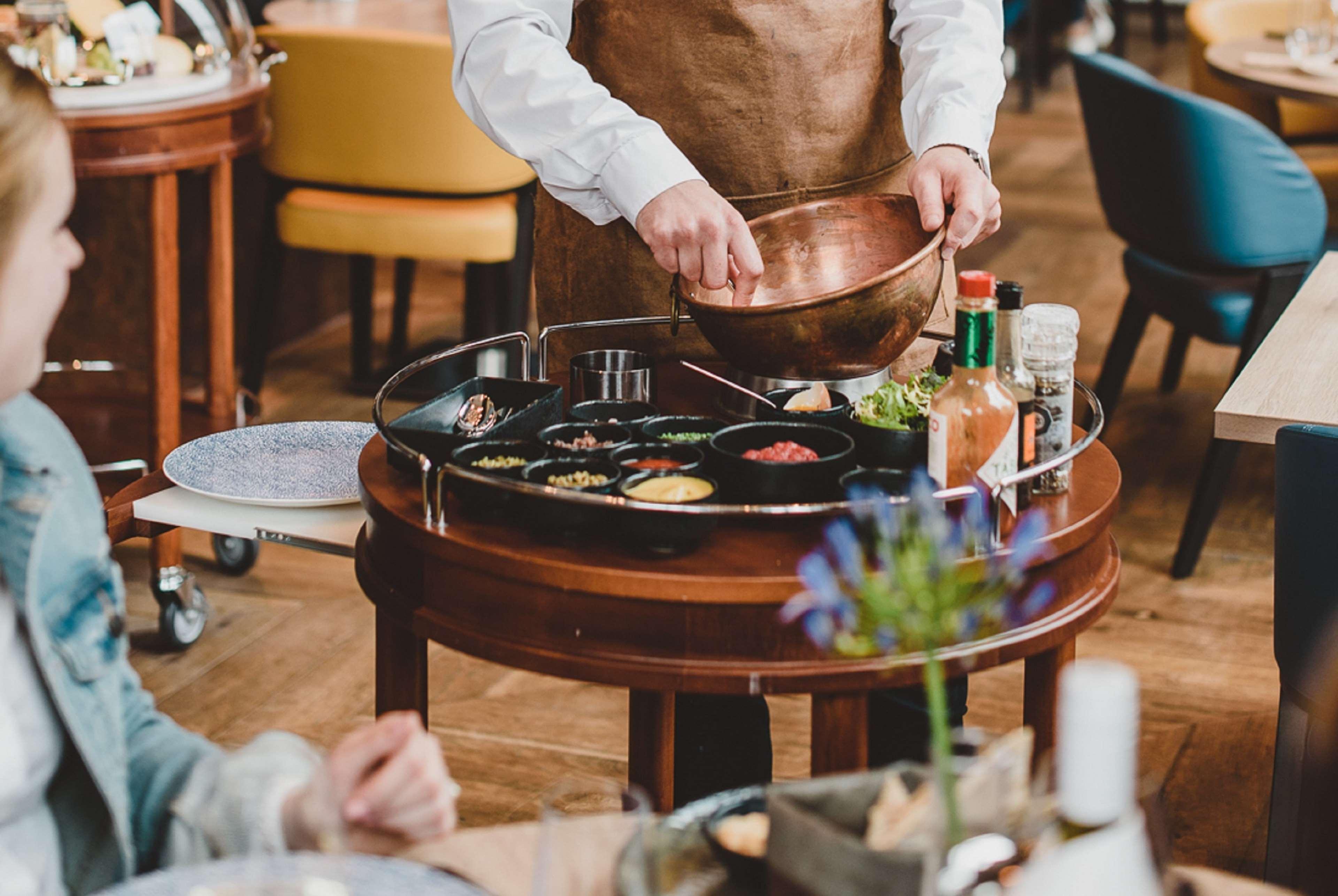 Hilton The Hague Hotel Bagian luar foto A server at work