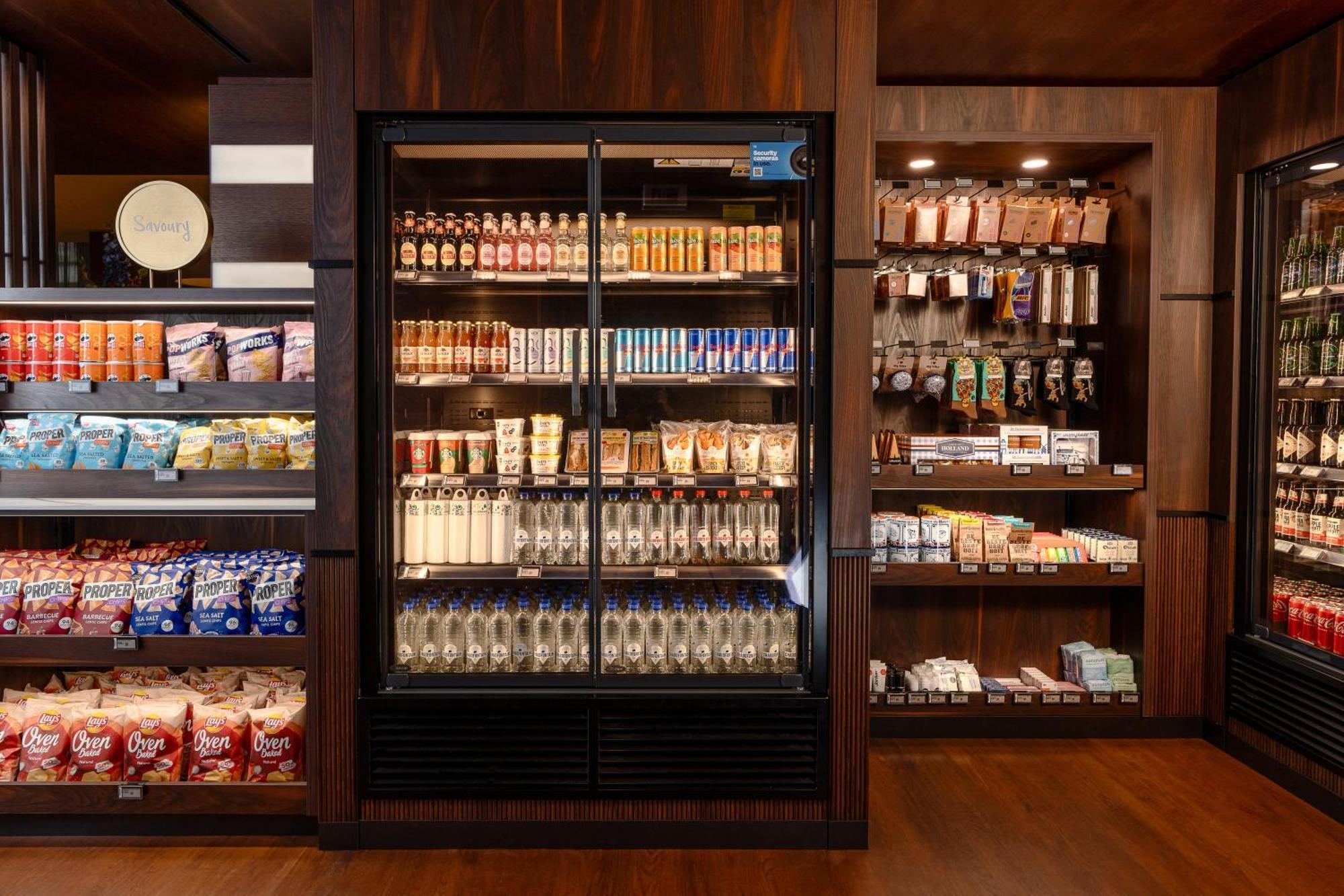 Hilton The Hague Hotel Bagian luar foto A typical Starbucks Reserve bar